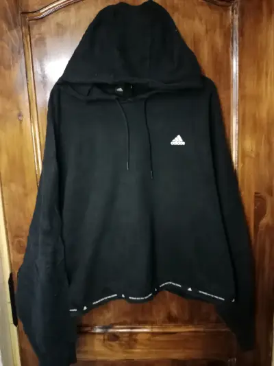 Polerón negro Adidas con capucha - miniatura 1