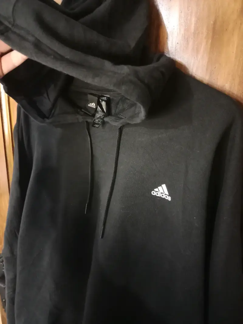 Polerón negro Adidas con capucha - 4