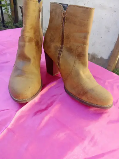Botines de cuero marrón con tacón - miniatura 1