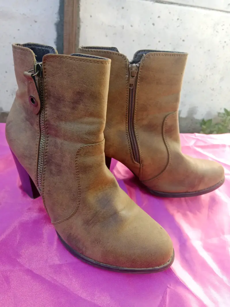 Botines de cuero marrón con tacón - 2