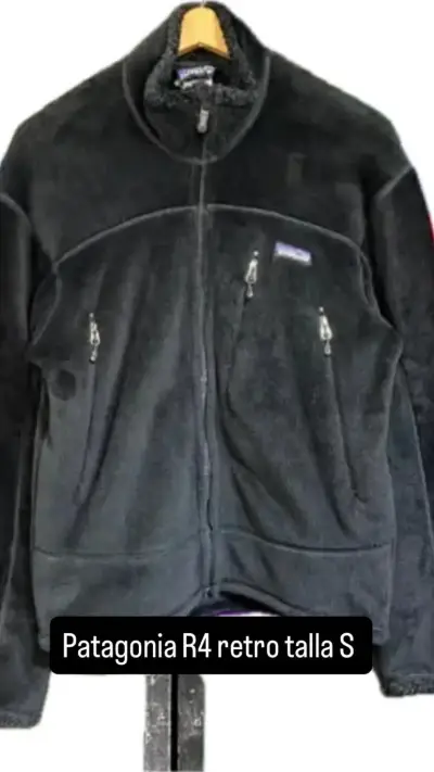 Chaqueta polar Patagonia R4 retro negra - miniatura 1