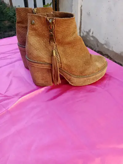 Botines de gamuza marrón con tacón - miniatura 3