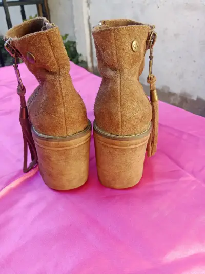 Botines de gamuza marrón con tacón - miniatura 4