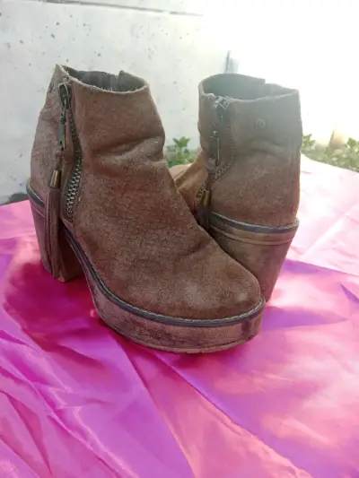 Botines de gamuza marrón con tacón - miniatura 6