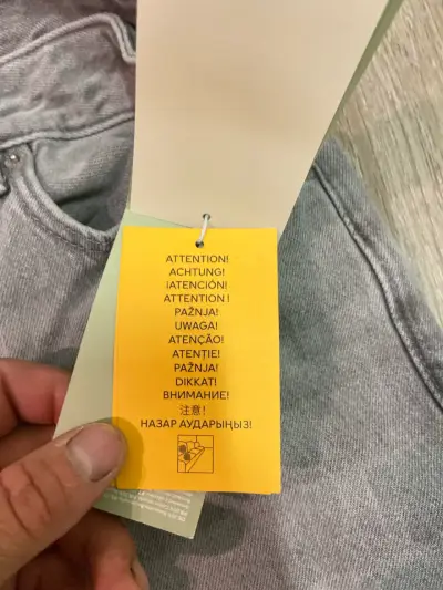 Jeans grises de corte suelto para hombre - miniatura 4