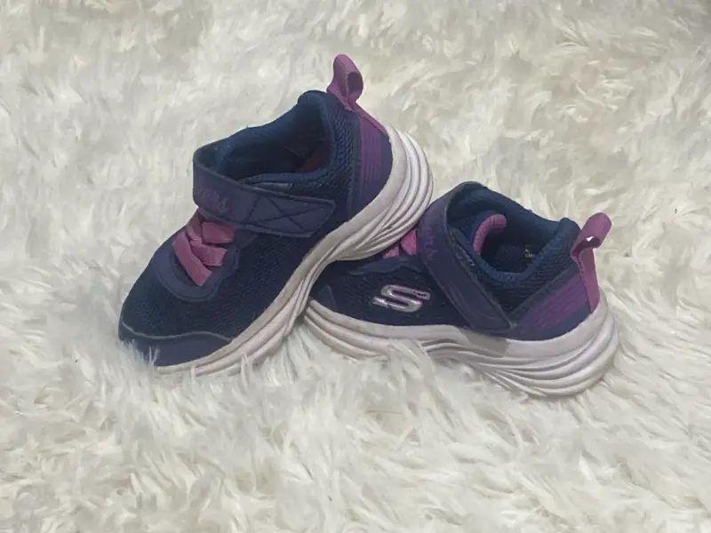 Zapatillas Skechers para niños azul y rosado