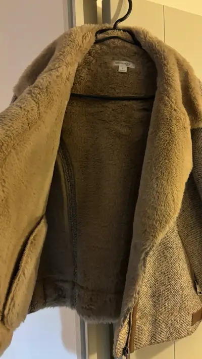 Chaqueta de invierno con forro de piel sintética - miniatura 4