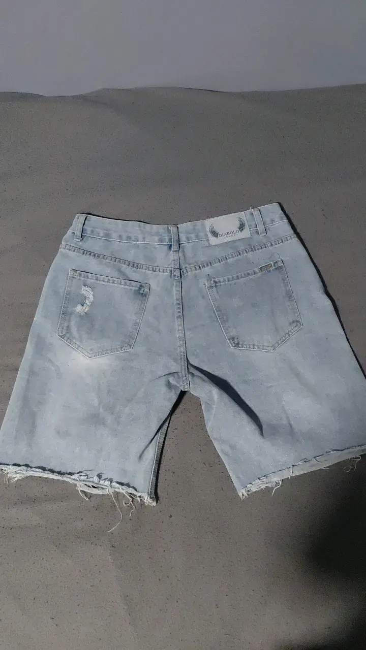 Shorts de mezclilla con diseño gráfico - 2