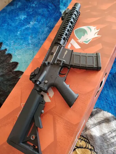 Réplica de Airsoft Leviathan Arms M4 CQB Suppresse - miniatura 1