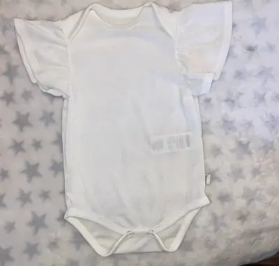 Body blanco para bebé con mangas cortas - miniatura 1