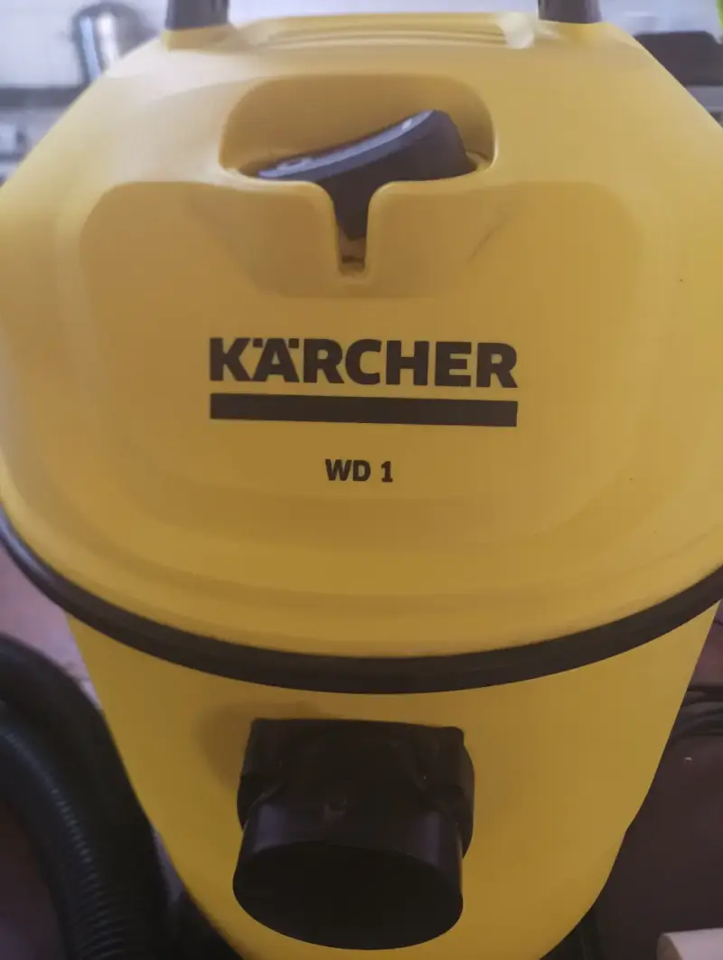 Aspiradora Karcher WD1 - 2