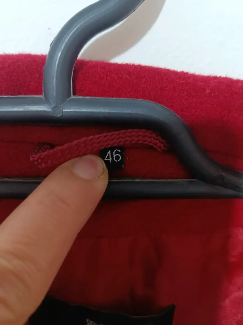 Abrigo rojo de mujer marca Lebek - 2