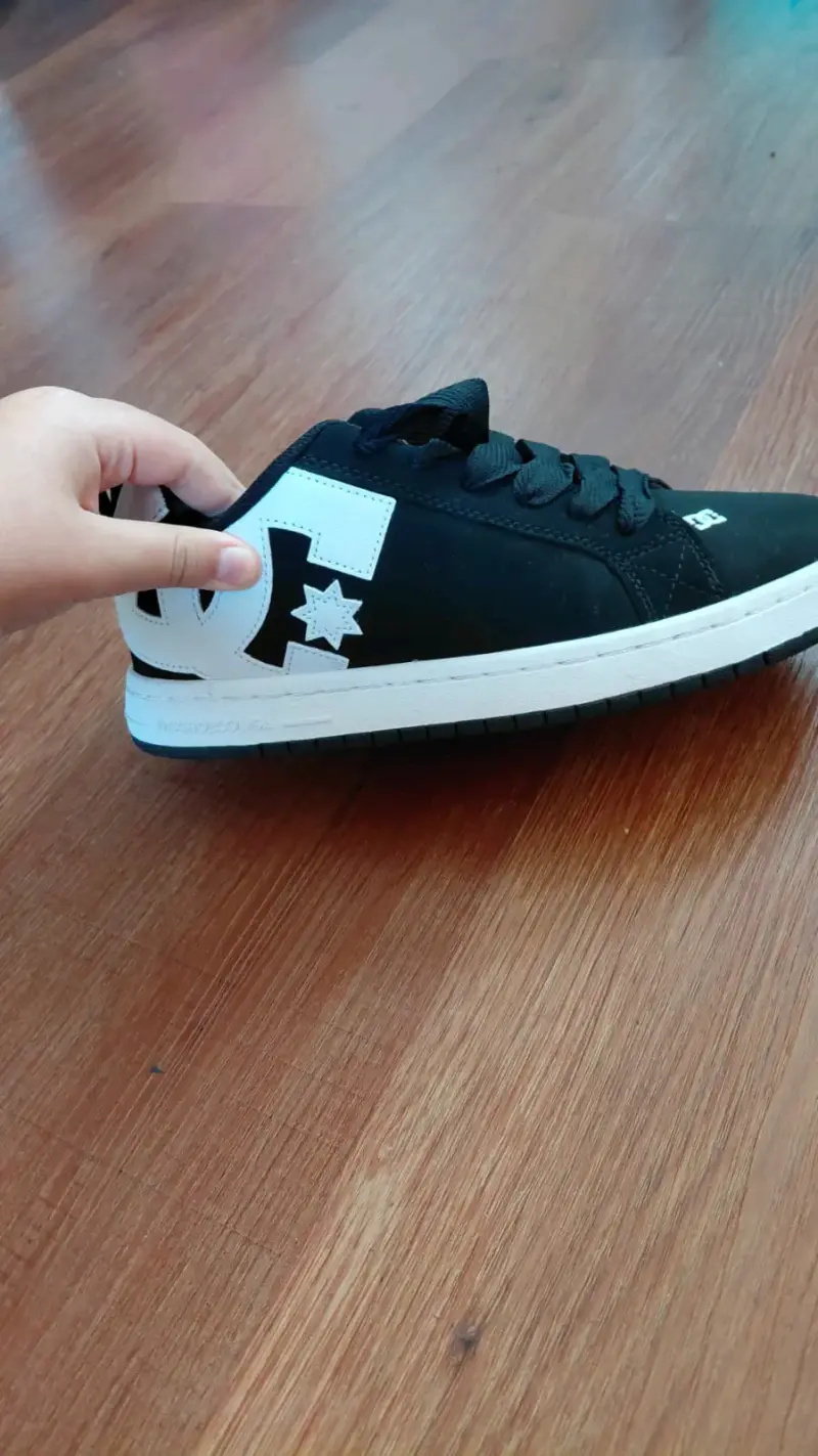 Zapatillas DC negras de mujer - 2