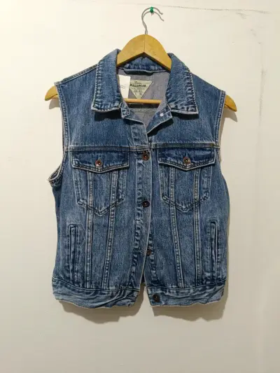 Chaleco de mezclilla sin mangas Pull&Bear - miniatura 1