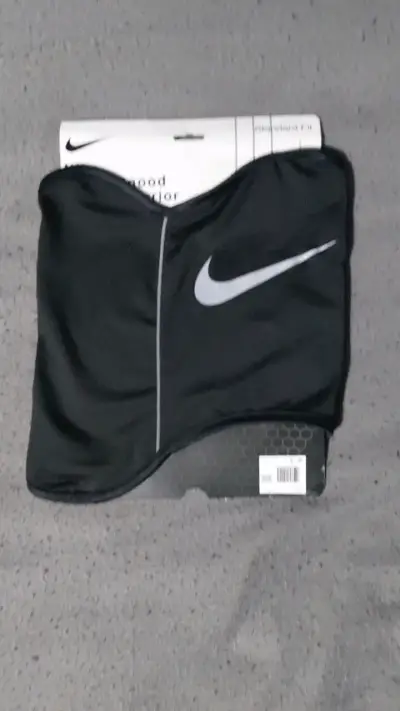 Cuello térmico Nike negro deportivo - miniatura 1
