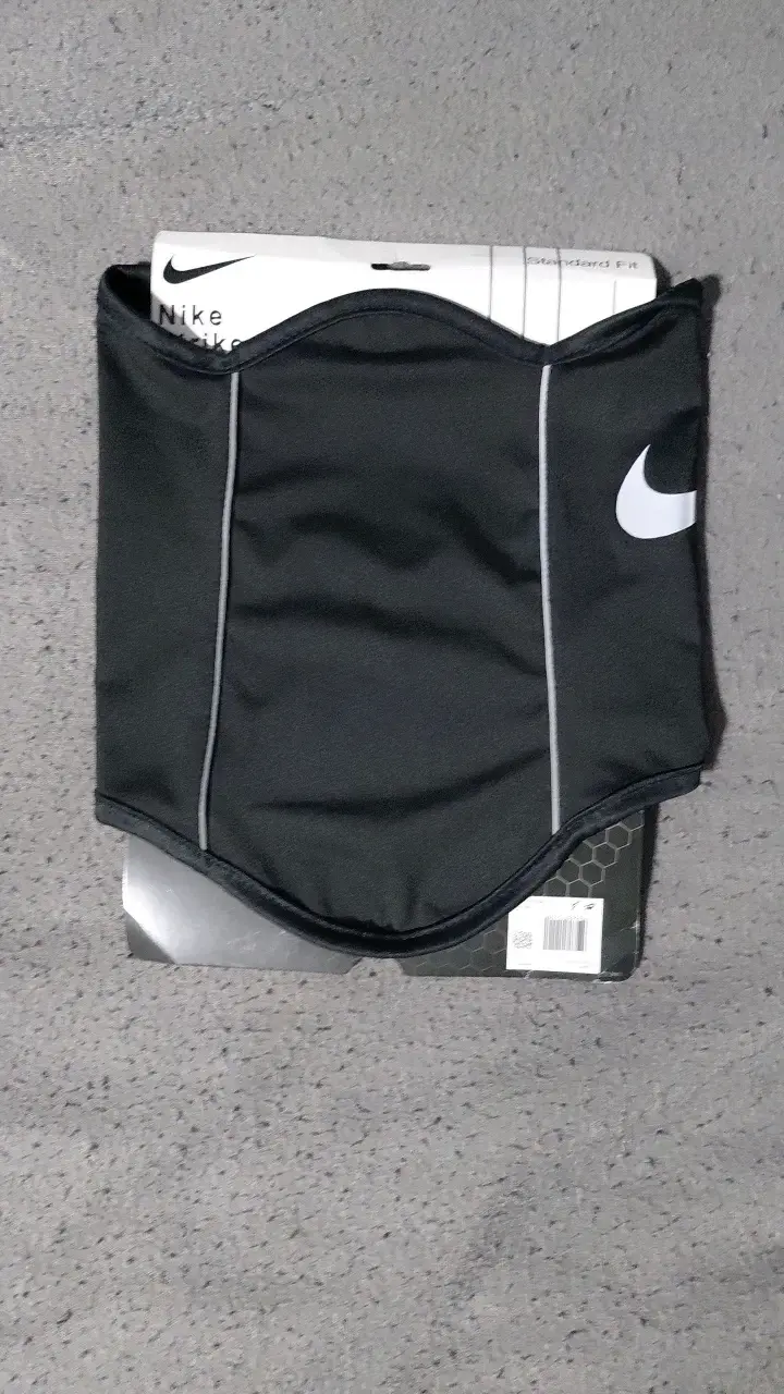 Cuello térmico Nike negro deportivo - 3