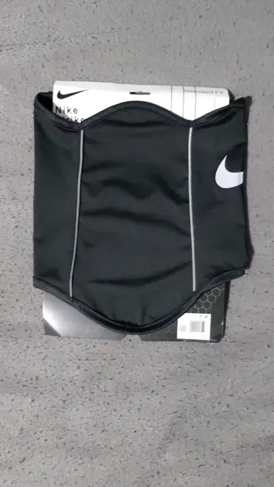 Cuello térmico Nike negro deportivo - miniatura 3