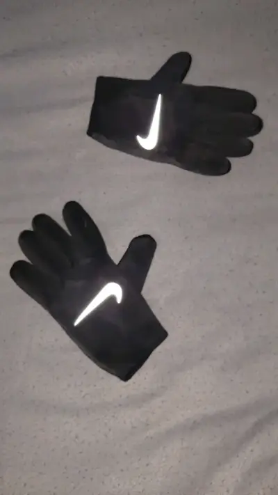 Guantes deportivos Nike negros reflectantes - miniatura 1