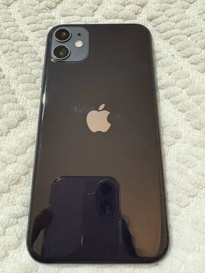 iPhone 11 64 GB - 3