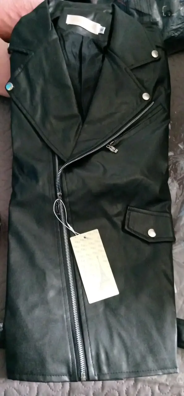 Chaqueta de cuero negra estilo biker - 4