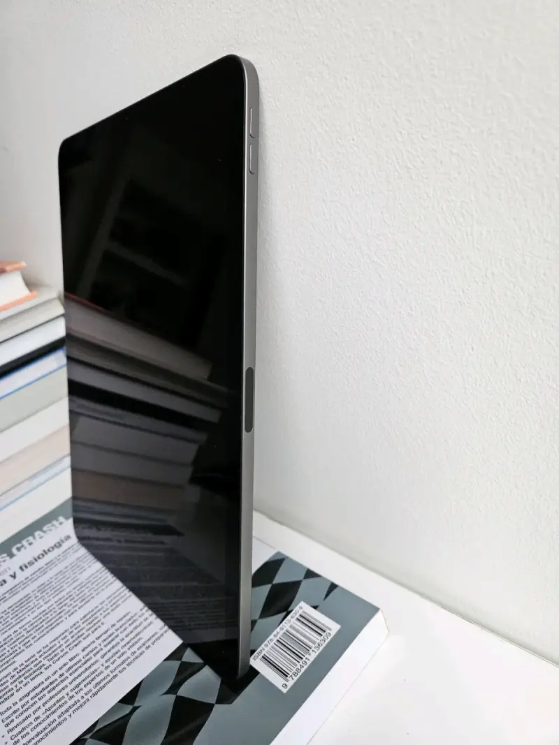 iPad Air 4ta Gen gris poco uso - 3