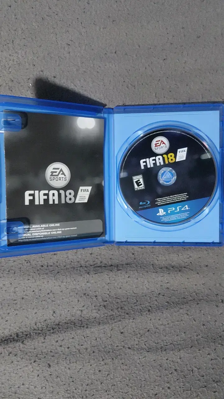 Juego FIFA 18 para PS4 en buen estado - 3