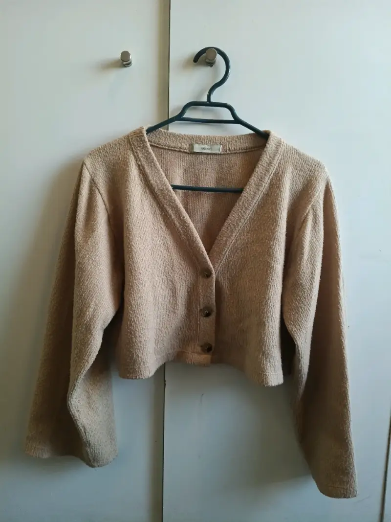 Cárdigan beige de lana con botones corto - 1