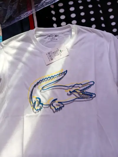 Polera Lacoste blanca con logo de cocodrilo - miniatura 1