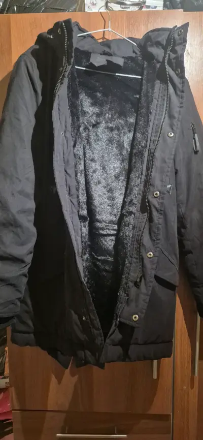 Parka Helly Hansen negra con capucha - miniatura 2