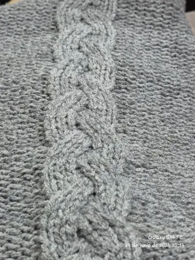 Sweater Calvin Klein Jeans Gris Trenzado Talla M - miniatura 2