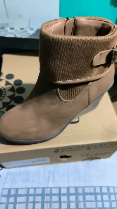 Botines de gamuza marrón con taco chino - miniatura 1