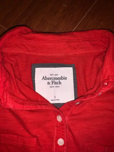 Camisa roja de manga larga para mujer - miniatura 2