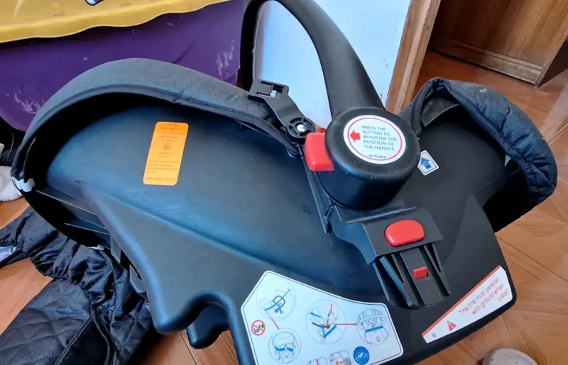Silla de auto para bebé marca Infanti - 2