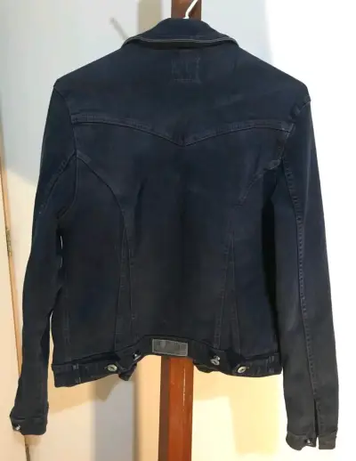 Chaqueta de mezclilla azul oscuro para mujer - miniatura 2