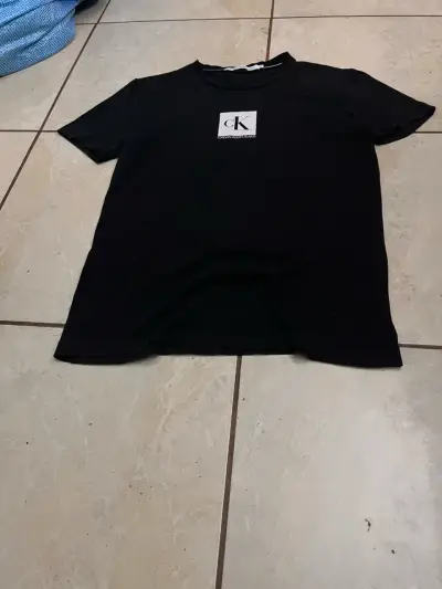 Polera negra Calvin Klein para hombre - miniatura 1