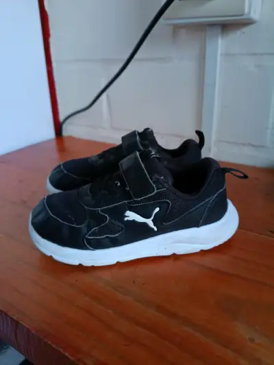 Zapatillas deportivas negras Puma para niños - miniatura 1
