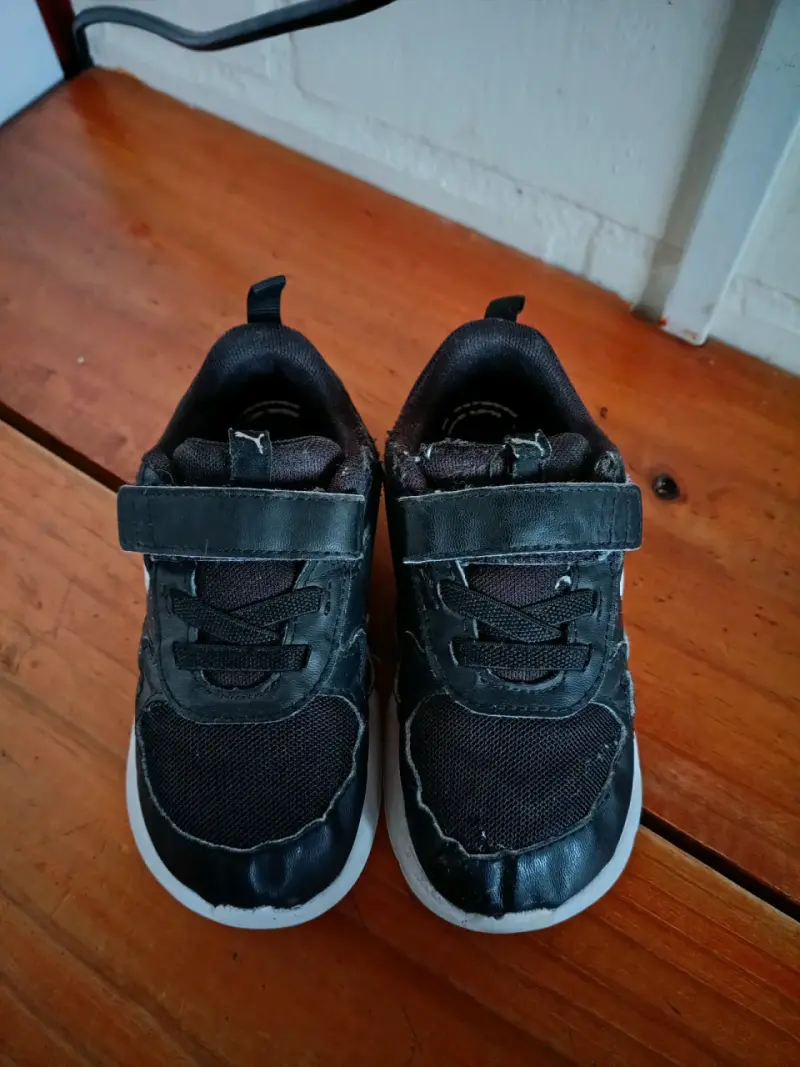 Zapatillas deportivas negras Puma para niños - 2