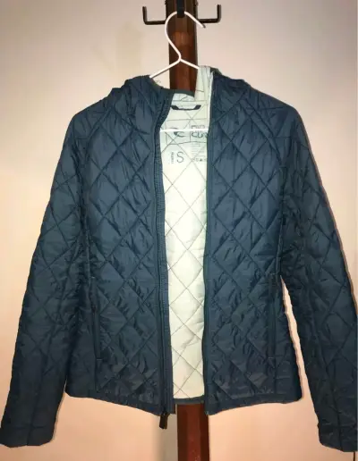Chaqueta acolchada azul con capucha - miniatura 1