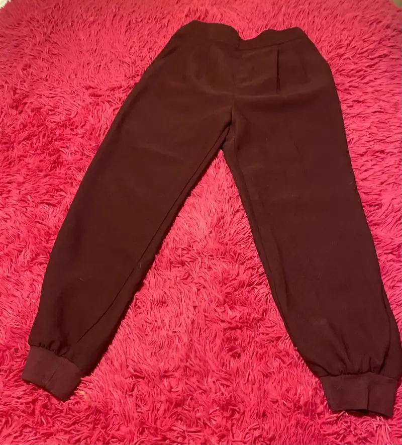 Pantalones jogger burdeos para mujer gap