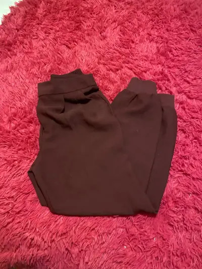 Pantalones jogger burdeos para mujer gap - miniatura 2