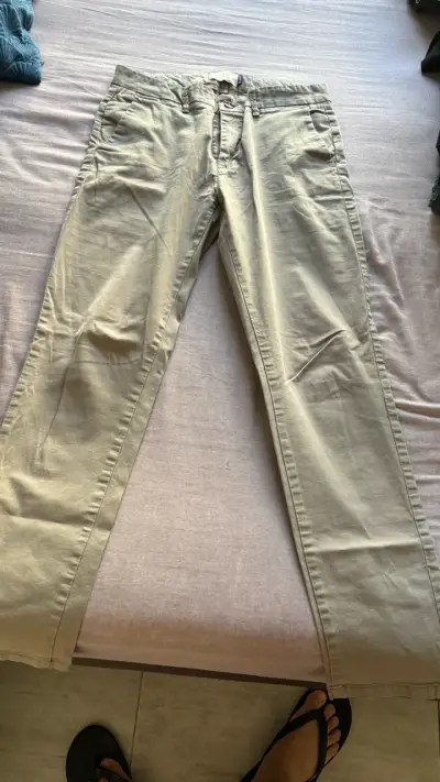 Pantalones beige casuales para hombre - miniatura 1