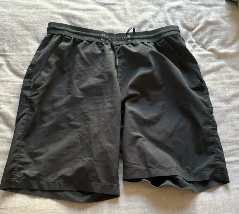 Shorts deportivos verde oscuro para hombre - 2