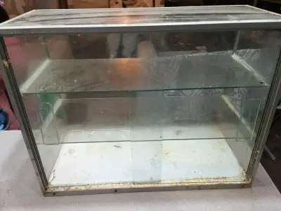 Vitrina de vidrio para exhibición - miniatura 1