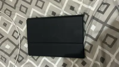 Tablet Lenovo con teclado bluetooth como nueva - miniatura 2