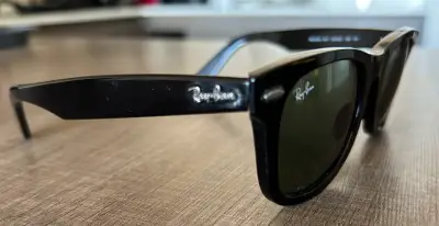 Gafas de sol Ray-Ban Wayfarer 4340 negras - miniatura 3
