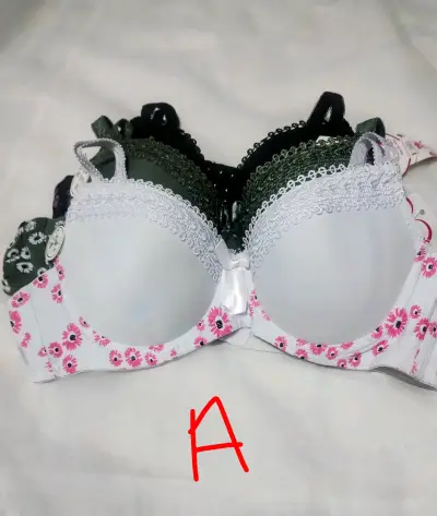 Conjunto de sostenes con encaje floral - miniatura 1