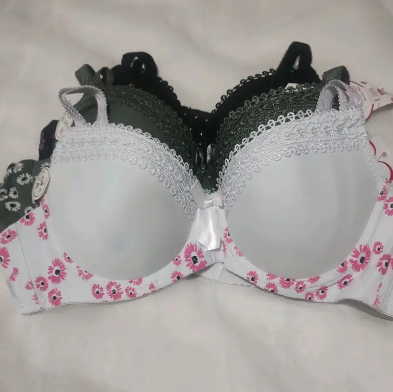 Conjunto de sostenes con encaje floral - 2