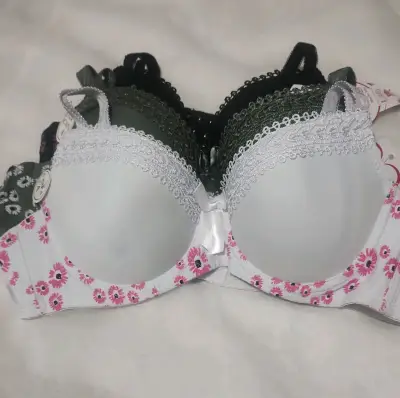 Conjunto de sostenes con encaje floral - miniatura 2