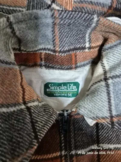Chaqueta de lana a cuadros con capucha - miniatura 2