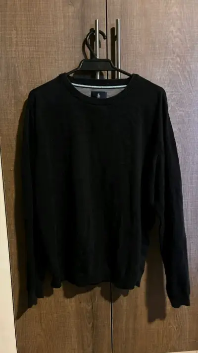 Suéter negro de lana para hombre - miniatura 2
